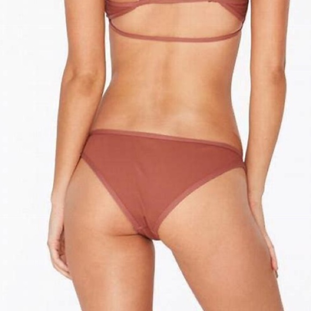 L space bikini - Picture 5 of 5
